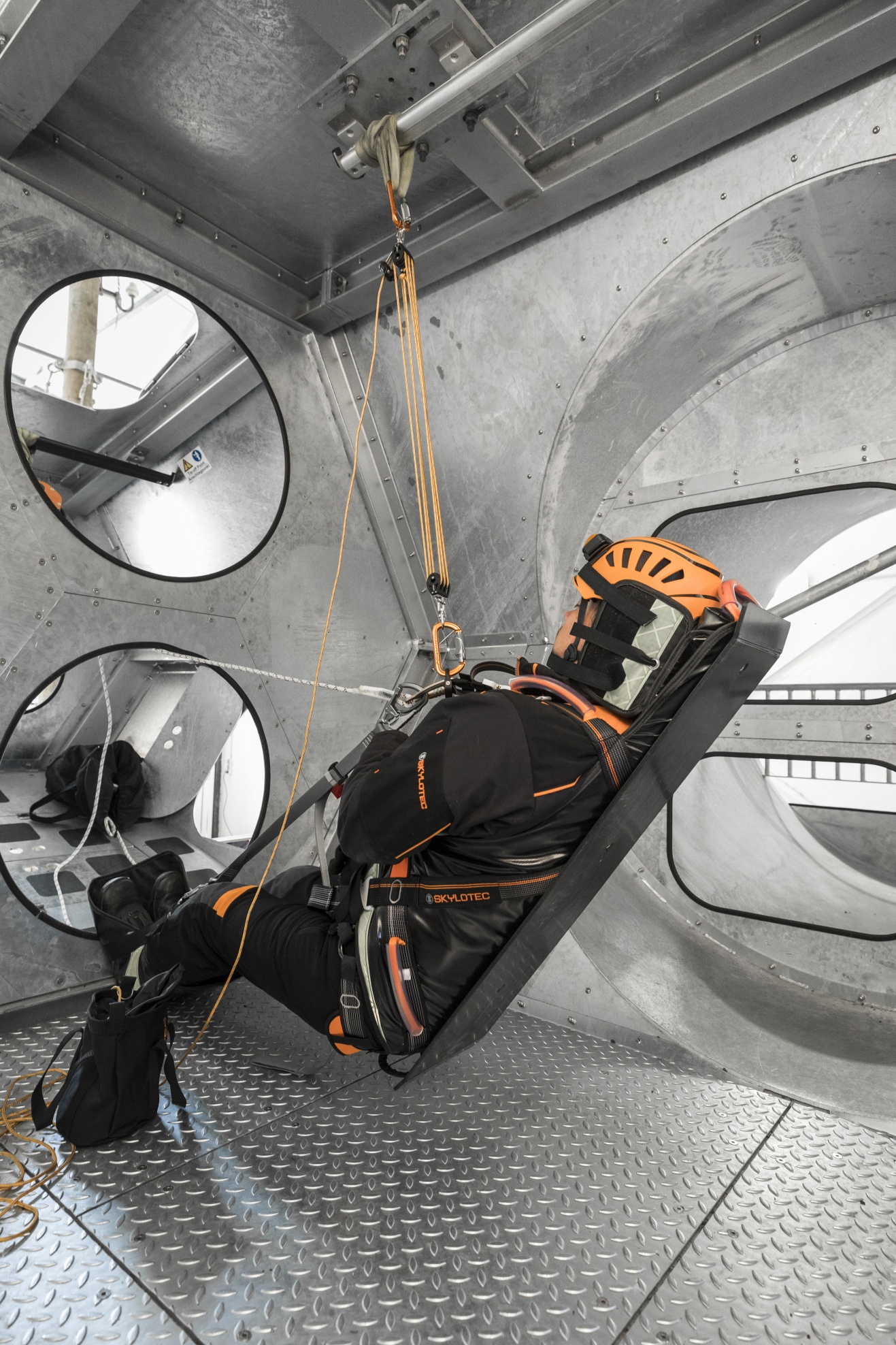 1022224_a_01_1460x1976