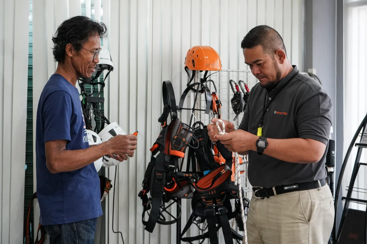 วิธีเลือกอุปกรณ์ทำงานบนที่สูง ให้เหมาะกับลักษณะงาน