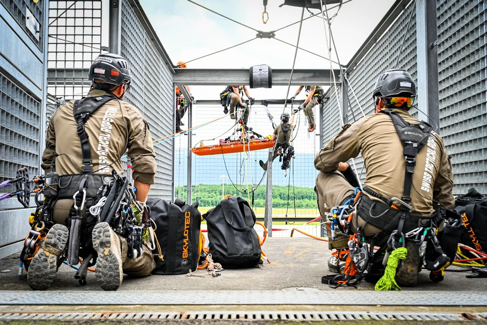 ชุดกันตกแบบเต็มตัว คืออะไร? ใช้งานในงานประเภทใดบ้าง?